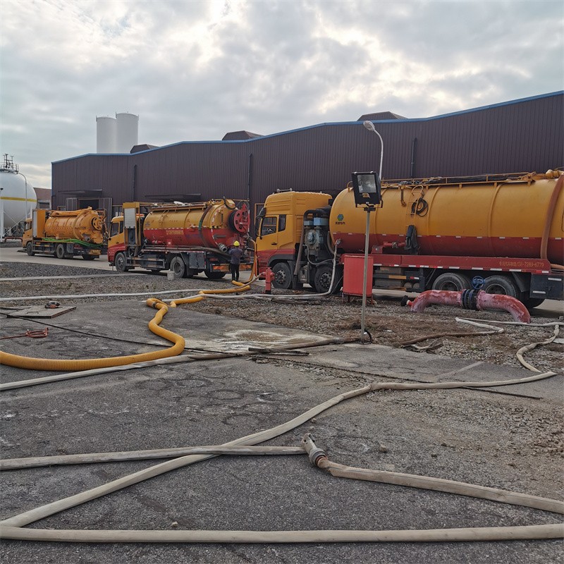 马山污水池清理